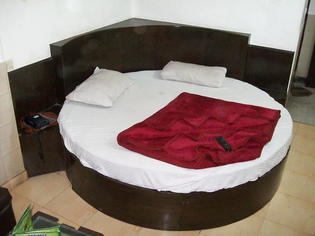 Hotel Milan Continental Delhi  Guest house Delhi (National Capital Territory of India)