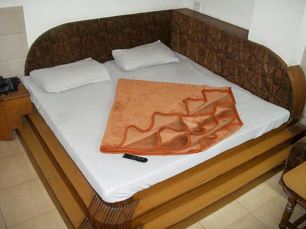 Hotel Milan Continental Delhi